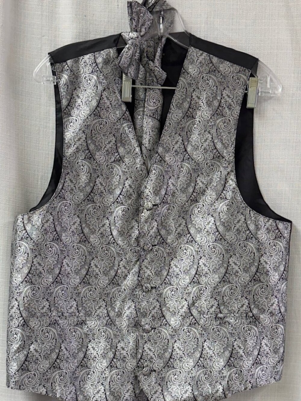 NWOT Amanti Vest Set Paisley - M
